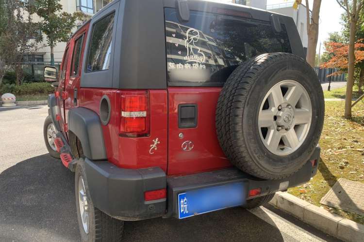 Used BAIC Off-Road BJ40 2016 40L 2.0T Manual Two-Wheel Drive Luxury Edition
