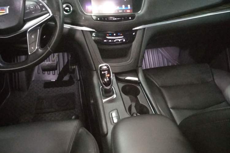 Used Cadillac XT5 2018 25T Luxury Model