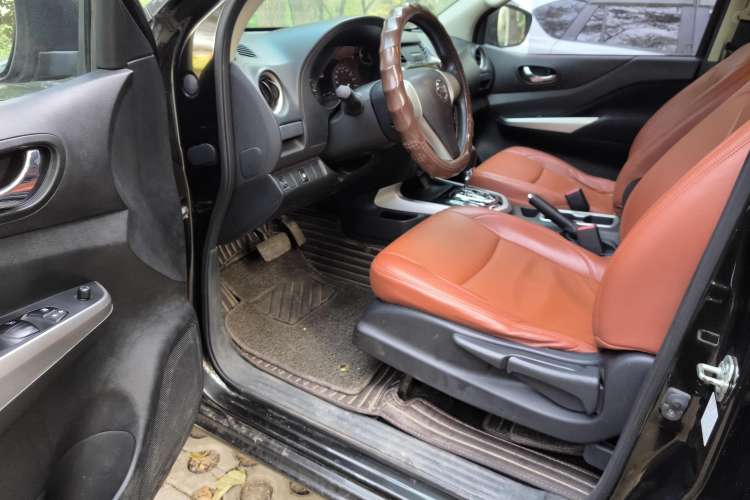 Used Nissan Navara 2017 2.5L Automatic 4x4 Luxury Edition QR25
