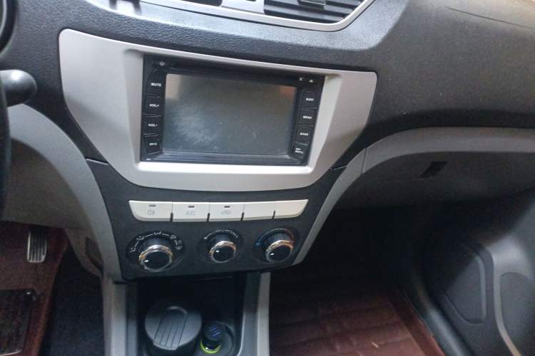 Used FAW Senya S80 2013 1.5L Manual 5-Seater Fashionable Luxury Model
