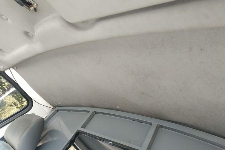 Used Jinbei Express 2017 2.0L Standard Version V19