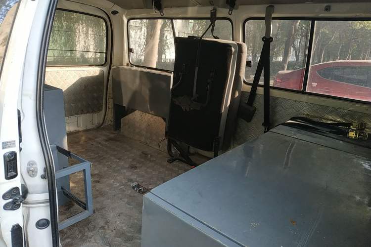 Used Jinbei Express 2017 2.0L Standard Version V19