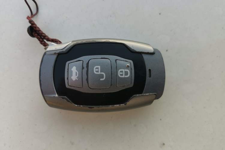 Used BYD e5 2018 450 Smart Connect Deluxe Edition
