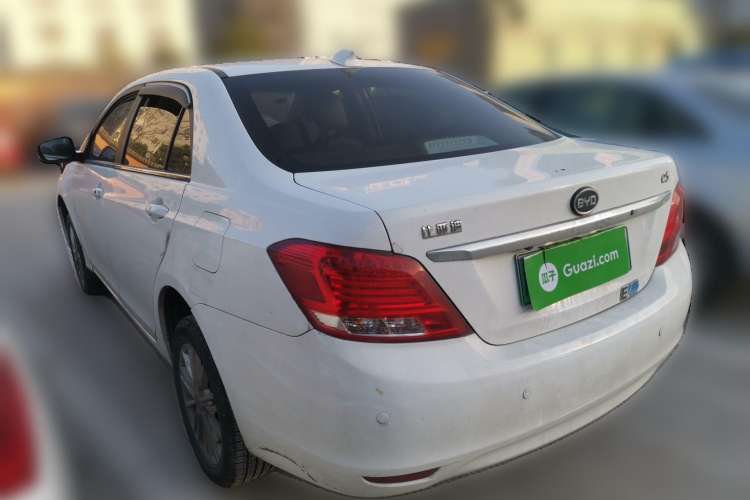 Used BYD e5 2018 450 Smart Connect Deluxe Edition
