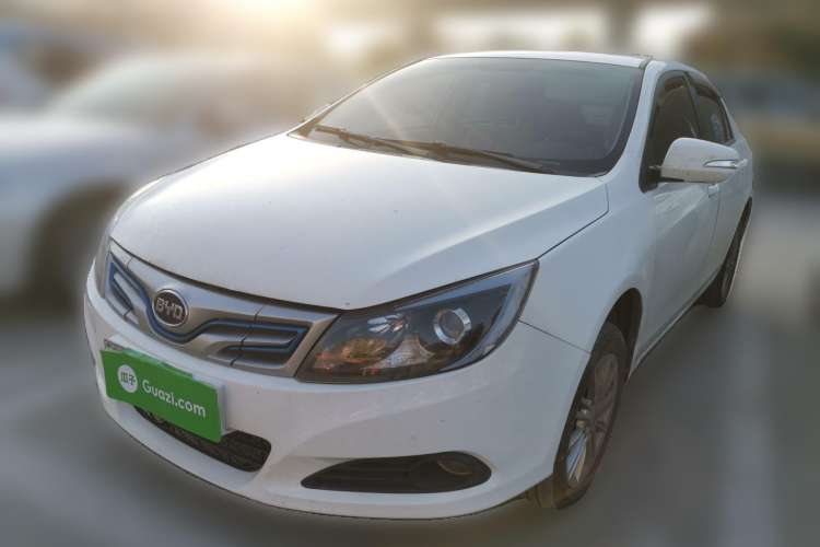 Used BYD e5 2018 450 Smart Connect Deluxe Edition