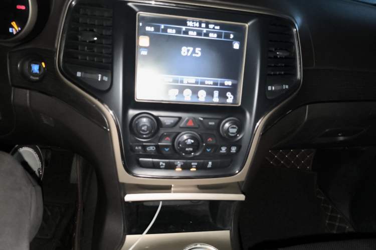 Used Jeep Grand Cherokee 2014 3.6L Flagship Prestige Edition
