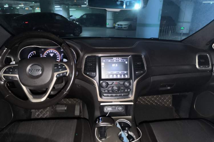 Used Jeep Grand Cherokee 2014 3.6L Flagship Prestige Edition
