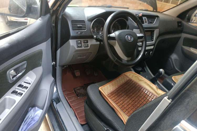 Used FAW Senya S80 2013 1.5L Manual 5-Seater Fashionable Luxury Model
