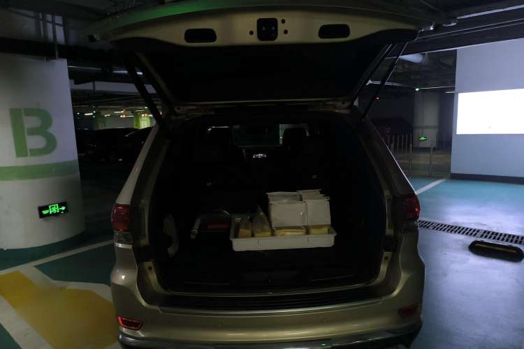 Used Jeep Grand Cherokee 2014 3.6L Flagship Prestige Edition
