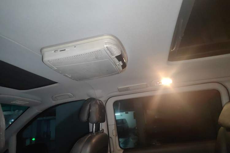 Used Mercedes-Benz Viano 2011 3.5L 125th Anniversary Edition 7 Seats Headliner