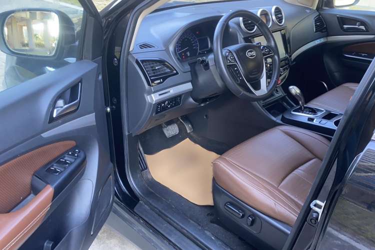 Used BYD S7 2015 2.0T Upgraded Automatic Luxury Version
