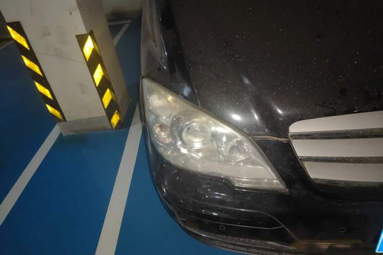 Used Mercedes-Benz Viano 2011 3.5L 125th Anniversary Edition 7 Seats Right Front Headlight