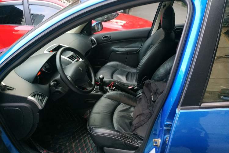 Used Peugeot 207 2009 2-Door Hatchback 1.4L Manual Yule Edition
