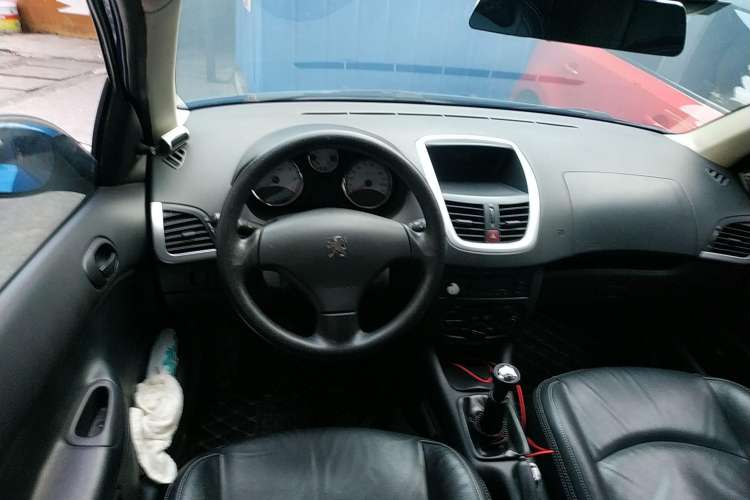 Used Peugeot 207 2009 2-Door Hatchback 1.4L Manual Yule Edition
