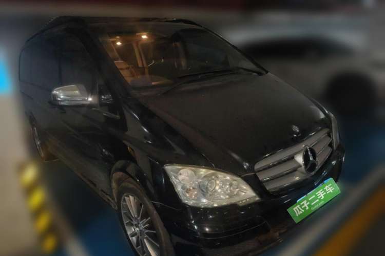 Used Mercedes-Benz Viano 2011 3.5L 125th Anniversary Edition 7 Seats Front Right 45 Deg