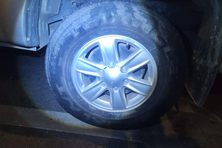 Used Isuzu D-MAX 2019 2.5T Four-Wheel Drive Automatic Base Version Extended Edition JE4D25Q5A