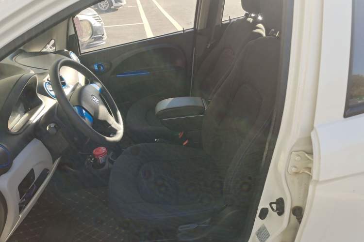 Used JMEV E200L 2016 E200 Comfort Model