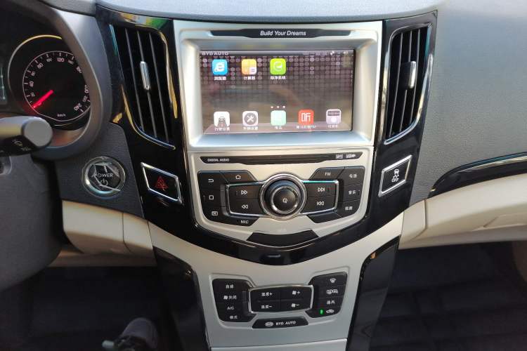 Used BYD e5 2017 300 Prestige Edition
