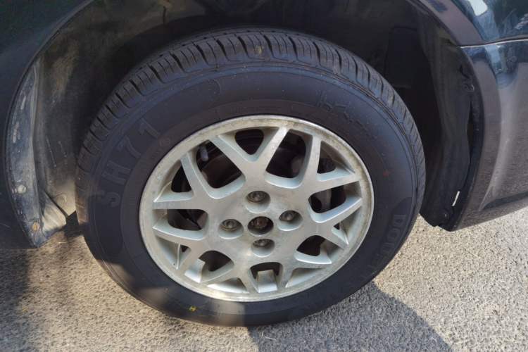 Used Soueast V3 Lingyue 2013 Revised Version 1.5L Manual – Affordable Edition Right Front Wheel Hub