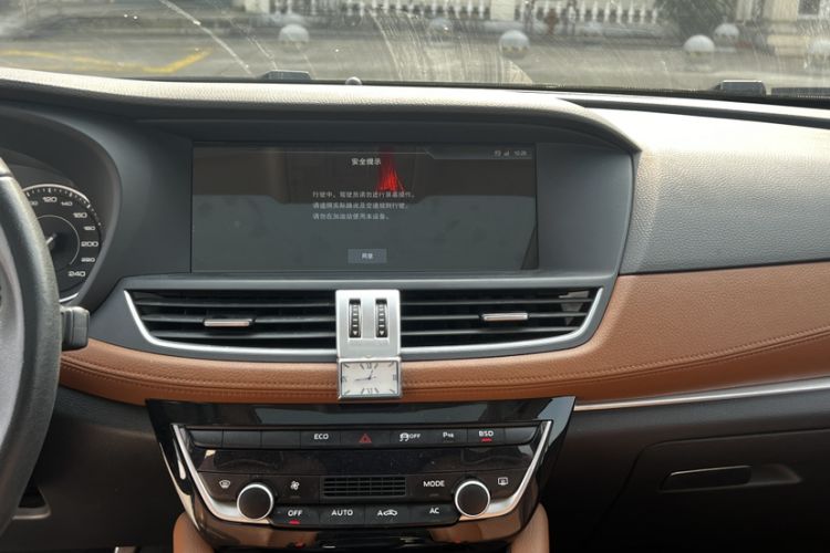 Used BORGWARD BX7 2016 28T Two-Wheel Drive Luxury Version 5 Seats