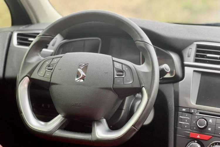 Used DS 5LS 2016 1.6T Style Edition THP160
