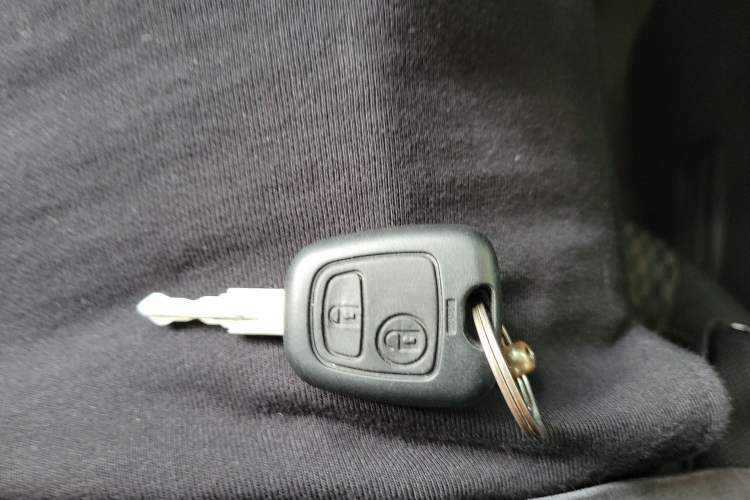 Used Peugeot 207 2011 Sedan 1.4L Manual Yule Edition Vehicle Key
