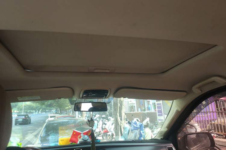 Used Huasong 7 2015 2.0T Automatic Luxury Model
