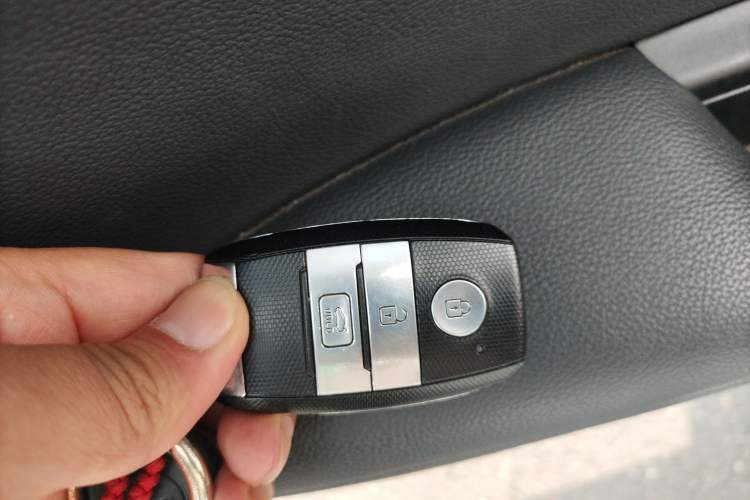 Used Kia  2016 2.0L Hybrid GLS
