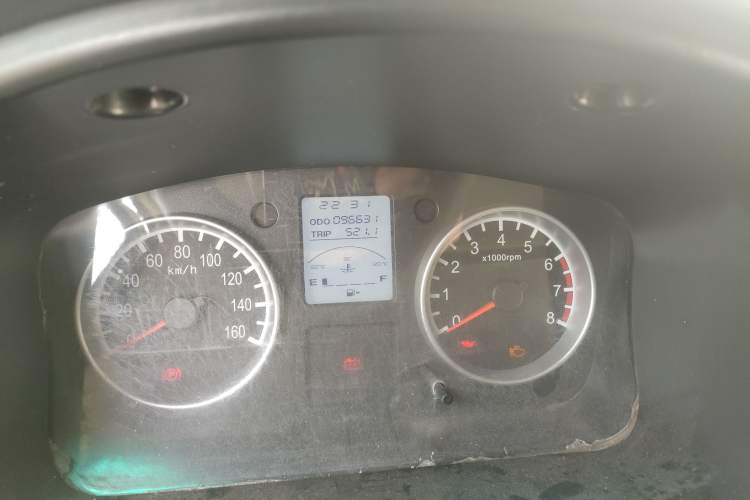 Used Jinbei Hiace X30 2013 1.3L Standard Version Odometer Close Up