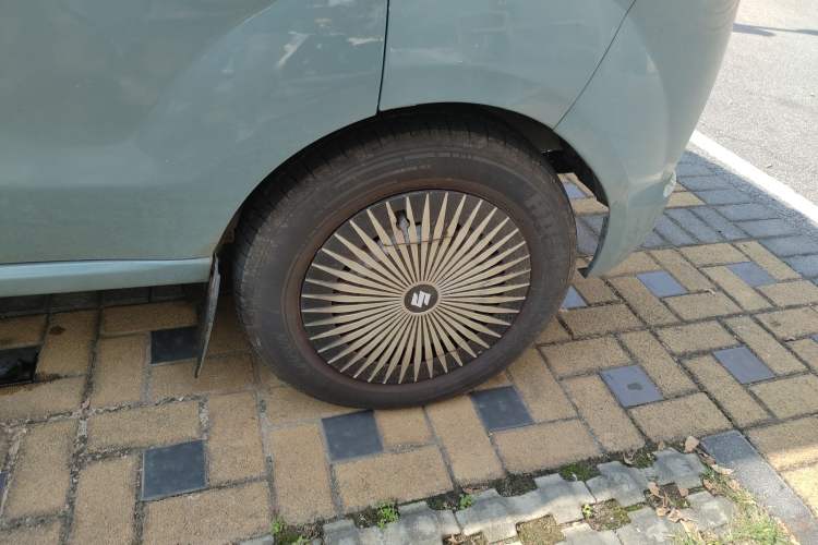 Used Jinbei Hiace X30 2013 1.3L Standard Version Right Front Wheel Hub