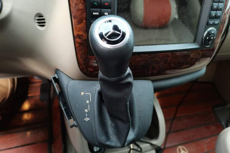 Used Mercedes-Benz Viano 2013 3.0L Navigator Edition Gear Lever