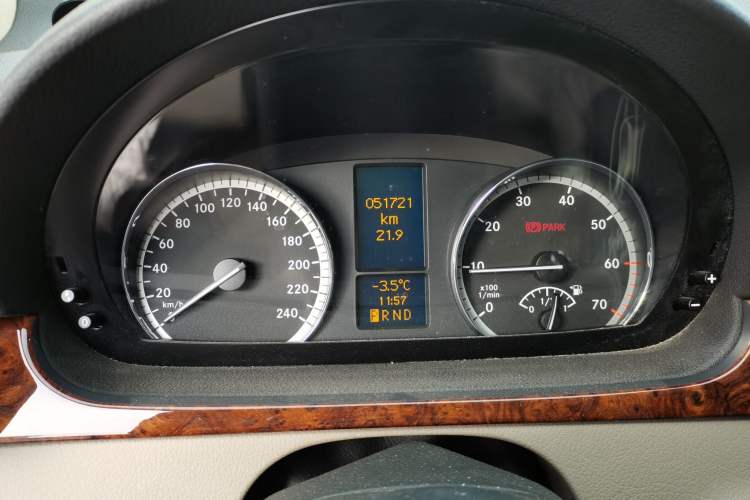 Used Mercedes-Benz Viano 2013 3.0L Navigator Edition Instrument Cluster