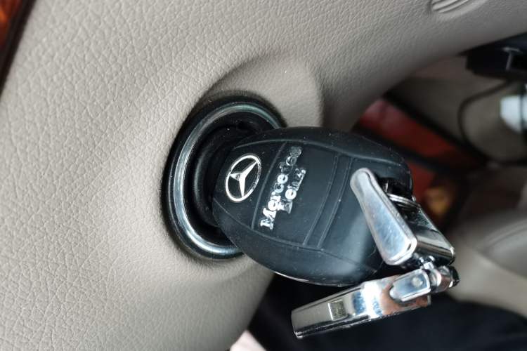 Used Mercedes-Benz Viano 2013 3.0L Navigator Edition Vehicle Key