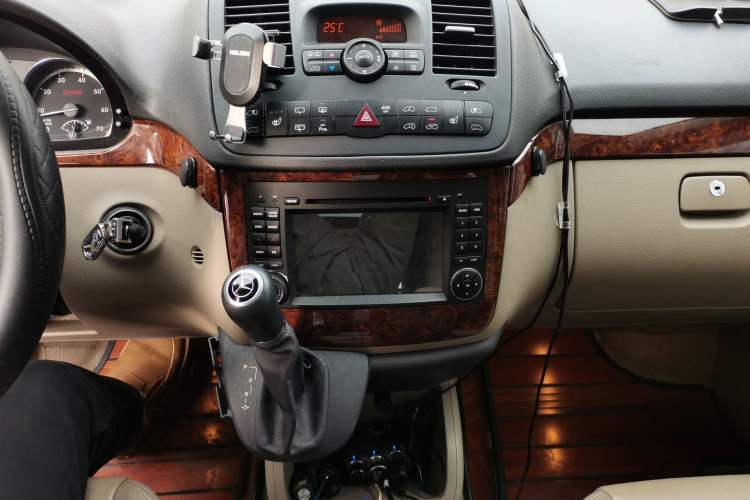 Used Mercedes-Benz Viano 2013 3.0L Navigator Edition Audio And AC Panel