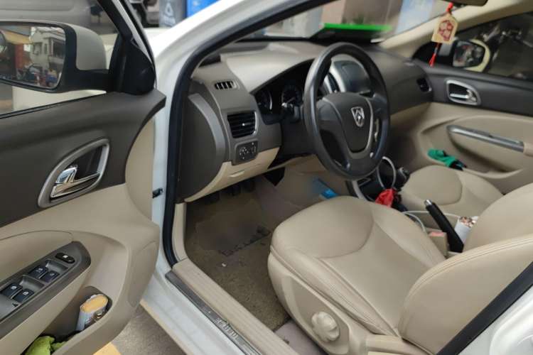 Used Baojun 630 2014 1.5L manual Comfort trim level
