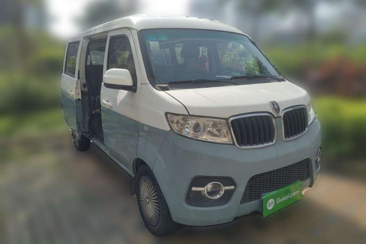 Used Jinbei Hiace X30 2013 1.3L Standard Version Front Right 45 Deg