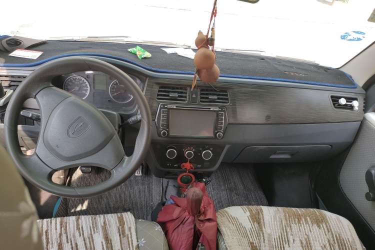 Used Jinbei Hiace X30 2013 1.3L Standard Version Center Console