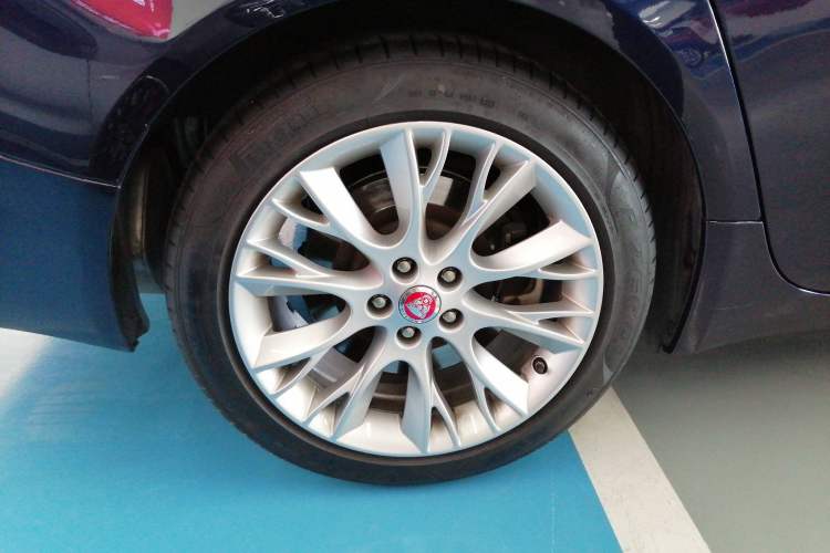 Used Jaguar XF 2015 XF 2.0T Luxury Edition
