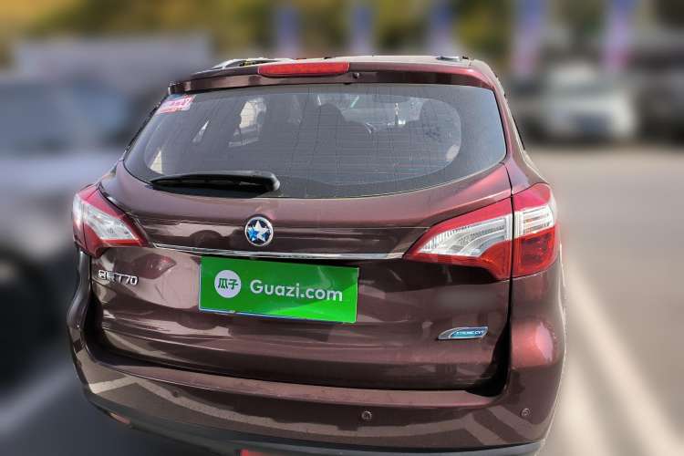 Used Venucia T70 2015 2.0L CVT Smart Edition
