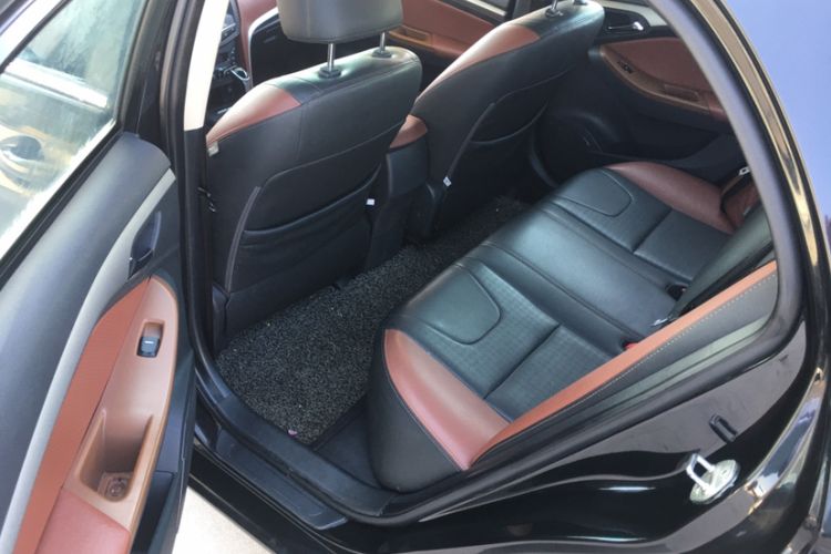 Used BYD G5 2014 1.5TID Automatic Prestige Model
