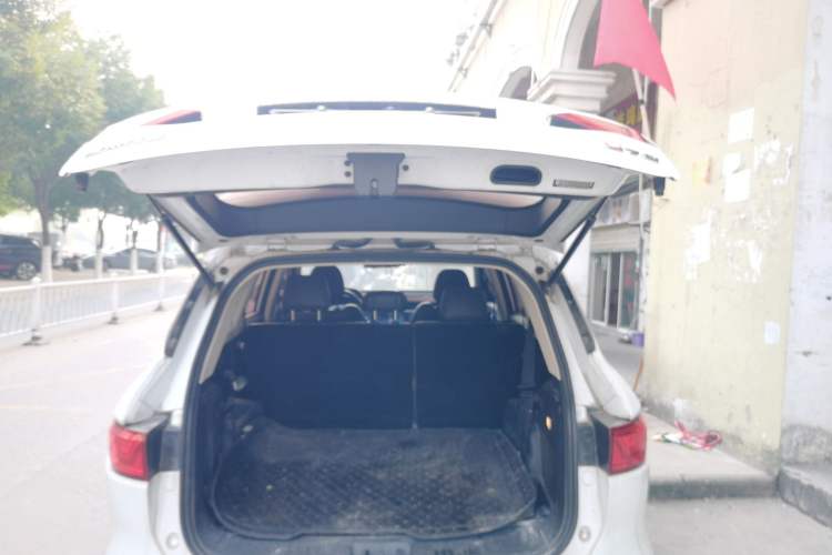 Used Sinotruk VGV U70 2020 1.5T Manual Luxury Edition 7 Seats