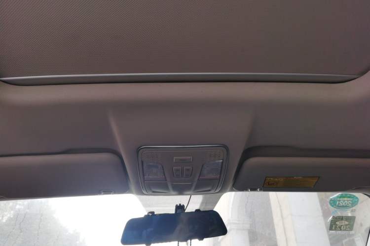 Used Sinotruk VGV U70 2020 1.5T Manual Luxury Edition 7 Seats