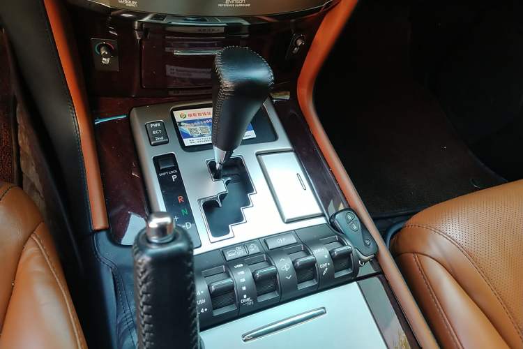 Used Lexus LX 2013 570
