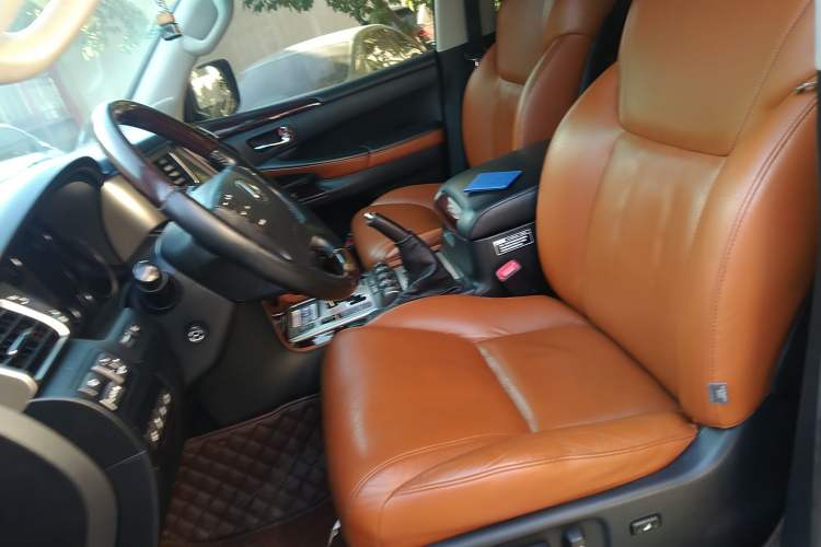 Used Lexus LX 2013 570
