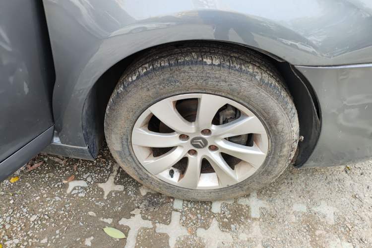 Used Citroen C-Quatre 2009 Sedan 1.6L Automatic Fashion Edition Right Front Wheel Hub