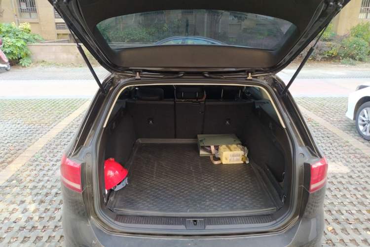 Used Volkswagen Variant 2016 380TSI Two-Wheel-Drive Style Edition
