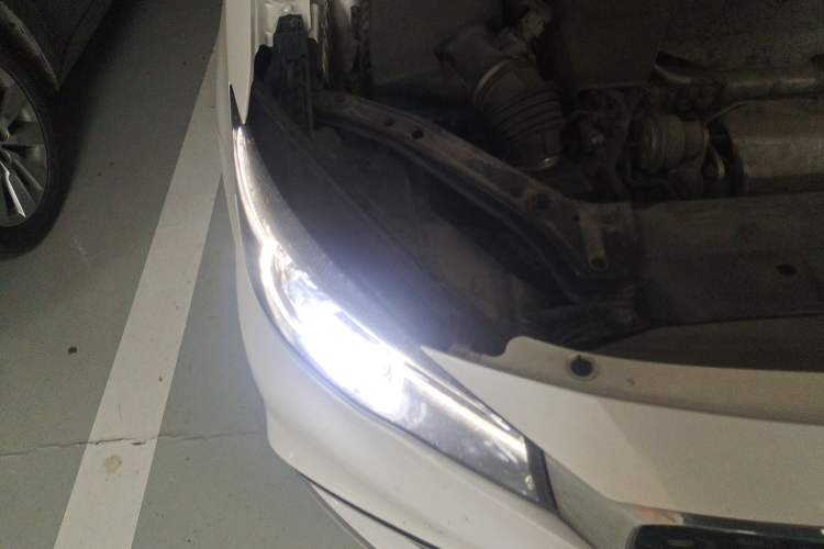 Used MG 6 New Energy 2018 45T E-DRIVE Intelligent Drive Hybrid PILOT Super Internet Edition Right Front Headlight