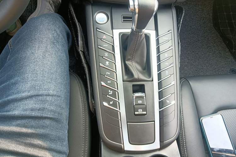 Used Zotye SR9 2017 2.0T Automatic Ultimate Dream Edition