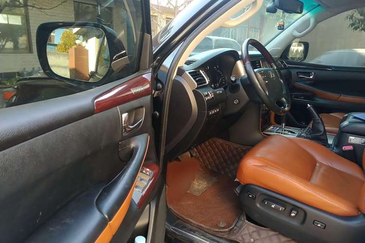 Used Lexus LX 2013 570
