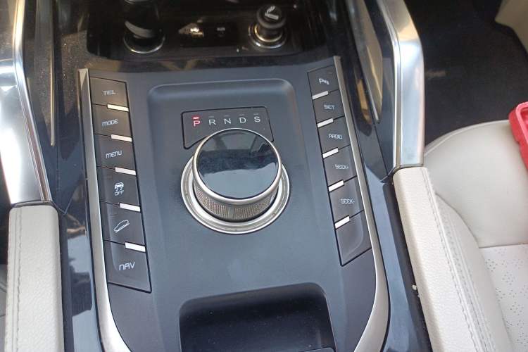 Used Zotye T700 2017 1.8T Dual-Clutch Prestige Model
